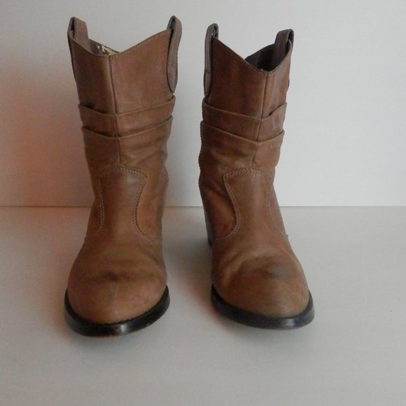 Auturo Chiang Ankle Slouch Booties - Picture 2 of 10